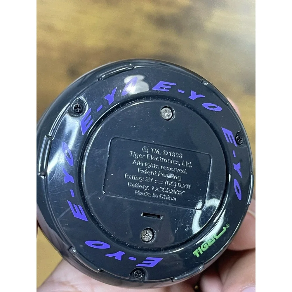 Vintage-Tiger Electronics E-Yo Electronic Yo-Yo Toy Black 1998 HTF